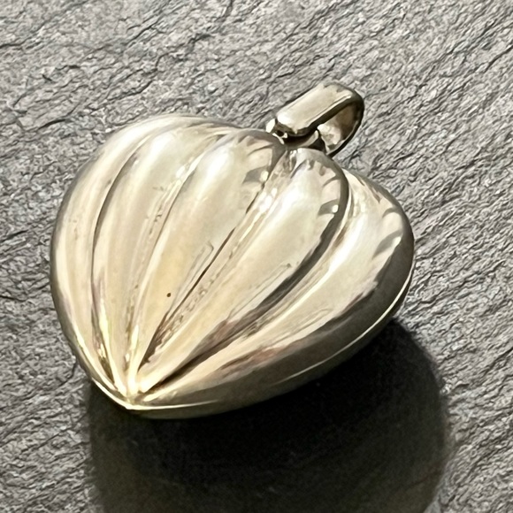 Sterling Silver Bubble Puff Swivel Heart Reversible Pendant - Picture 15 of 15